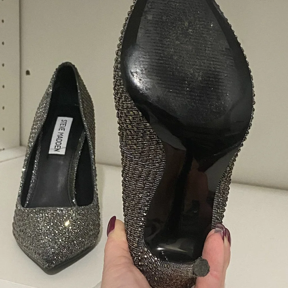 Black Studded Rhinestone Steve Madden Heels Pumps Size 6 With Box